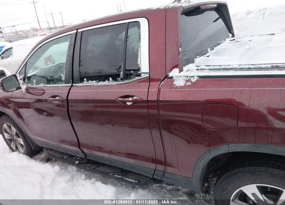2017 HONDA RIDGELINE RTL-T VIN: 5FPYK3F67HB036203