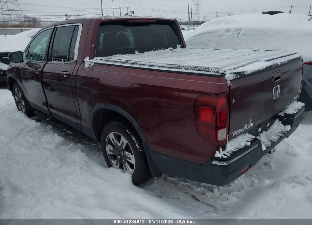 2017 HONDA RIDGELINE RTL-T VIN: 5FPYK3F67HB036203
