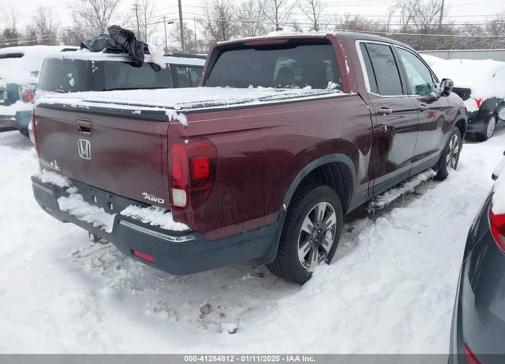 2017 HONDA RIDGELINE RTL-T VIN: 5FPYK3F67HB036203
