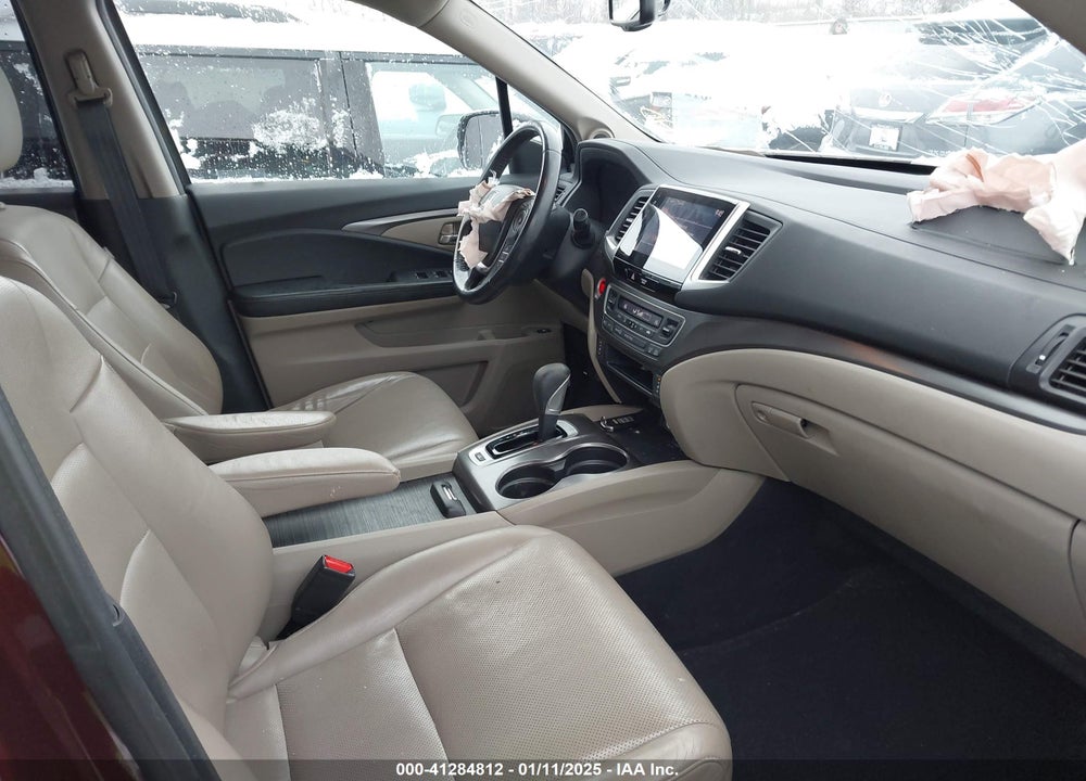 2017 HONDA RIDGELINE RTL-T VIN: 5FPYK3F67HB036203