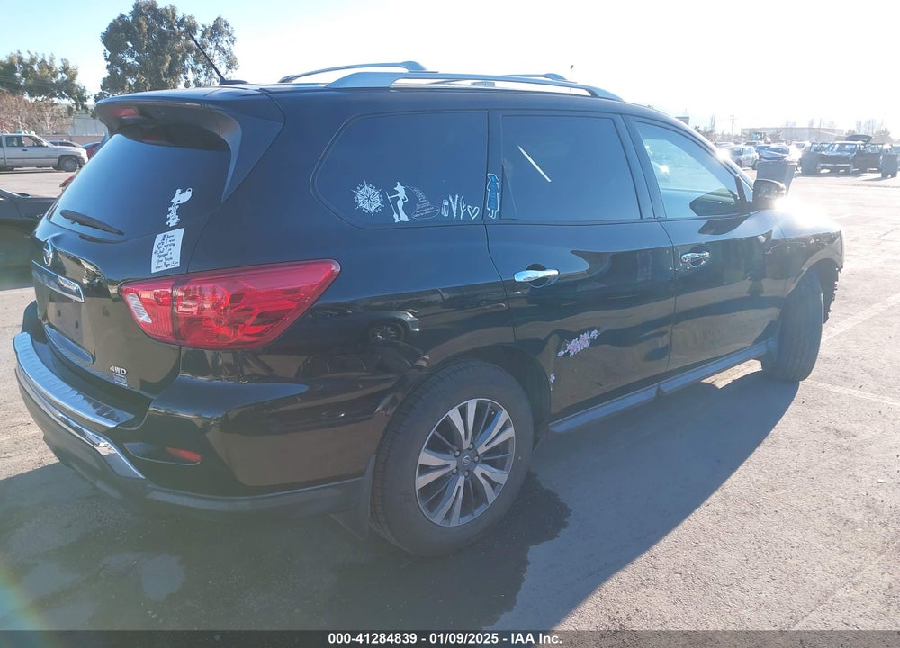 2017 NISSAN PATHFINDER S VIN: 5N1DR2MM5HC632157