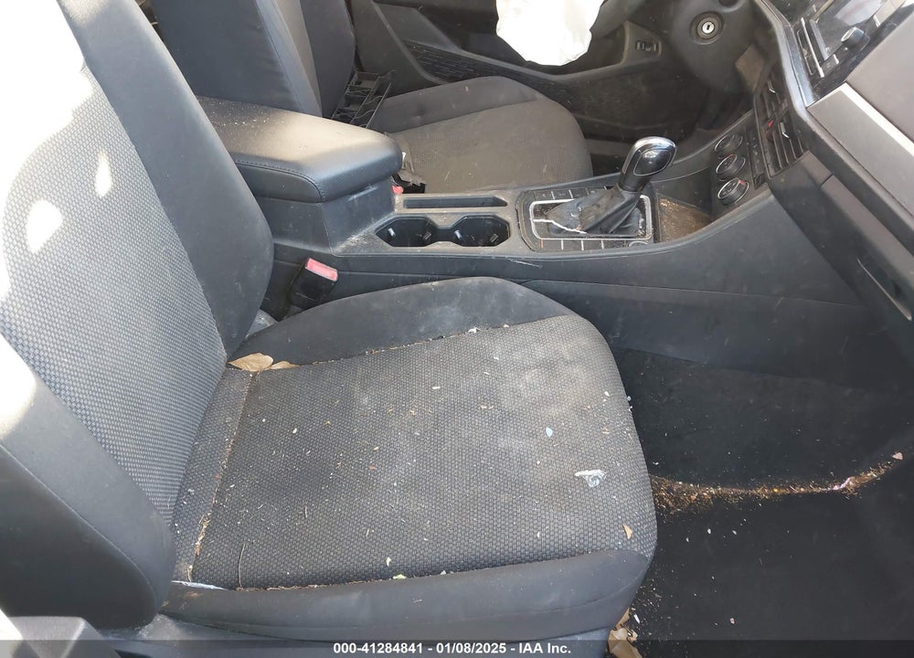 2019 VOLKSWAGEN JETTA VIN: 3VWCB7BU2KM232354