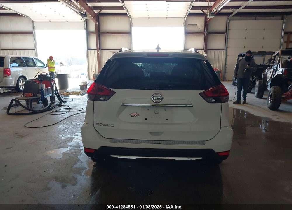 2018 NISSAN ROGUE S VIN: 5N1AT2MT0JC828685