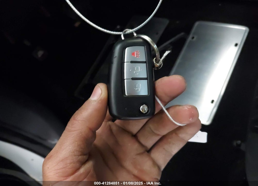 2018 NISSAN ROGUE S VIN: 5N1AT2MT0JC828685