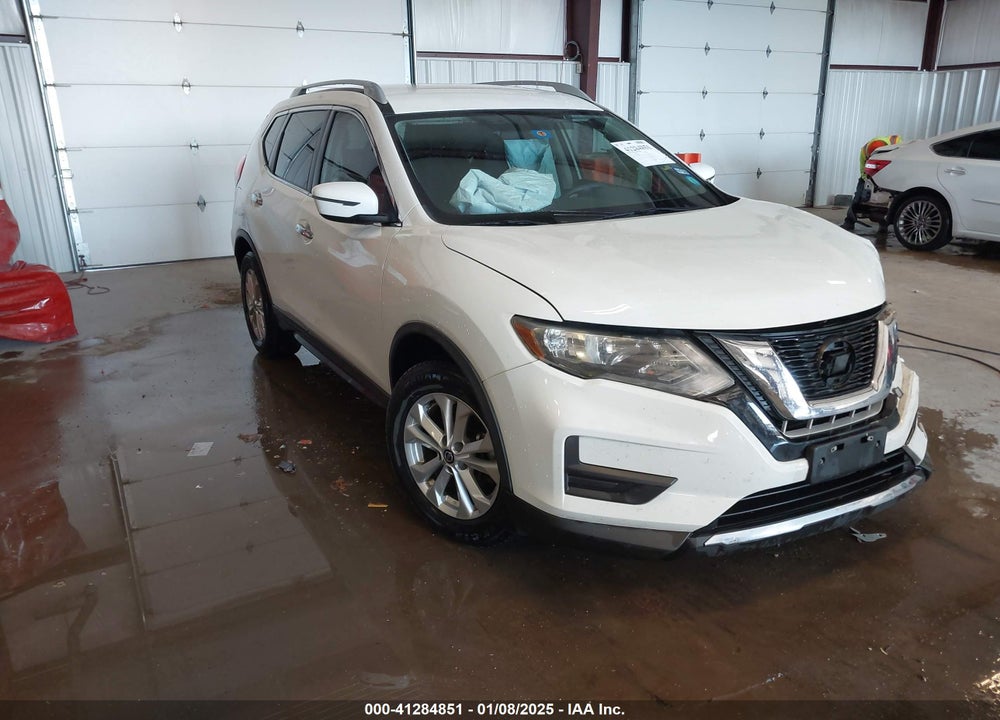 2018 NISSAN ROGUE S VIN: 5N1AT2MT0JC828685