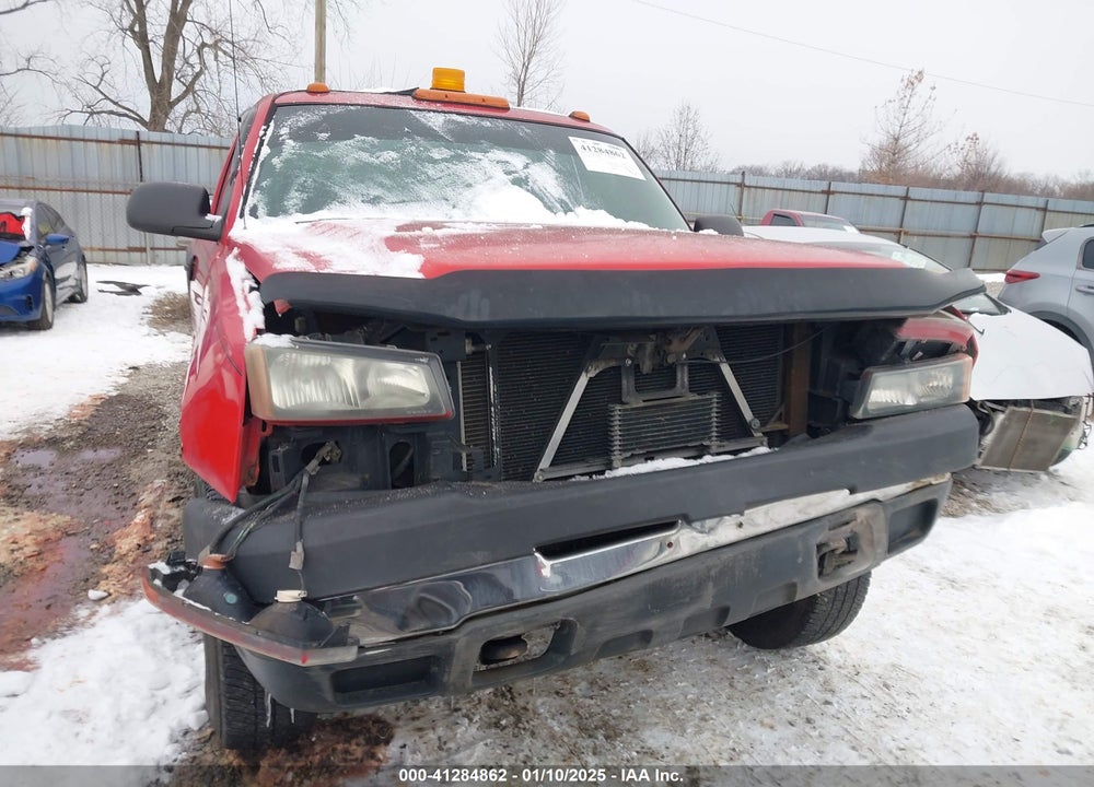 2005 CHEVROLET SILVERADO 2500HD WORK TRUCK VIN: 1GCHK24U95E257271
