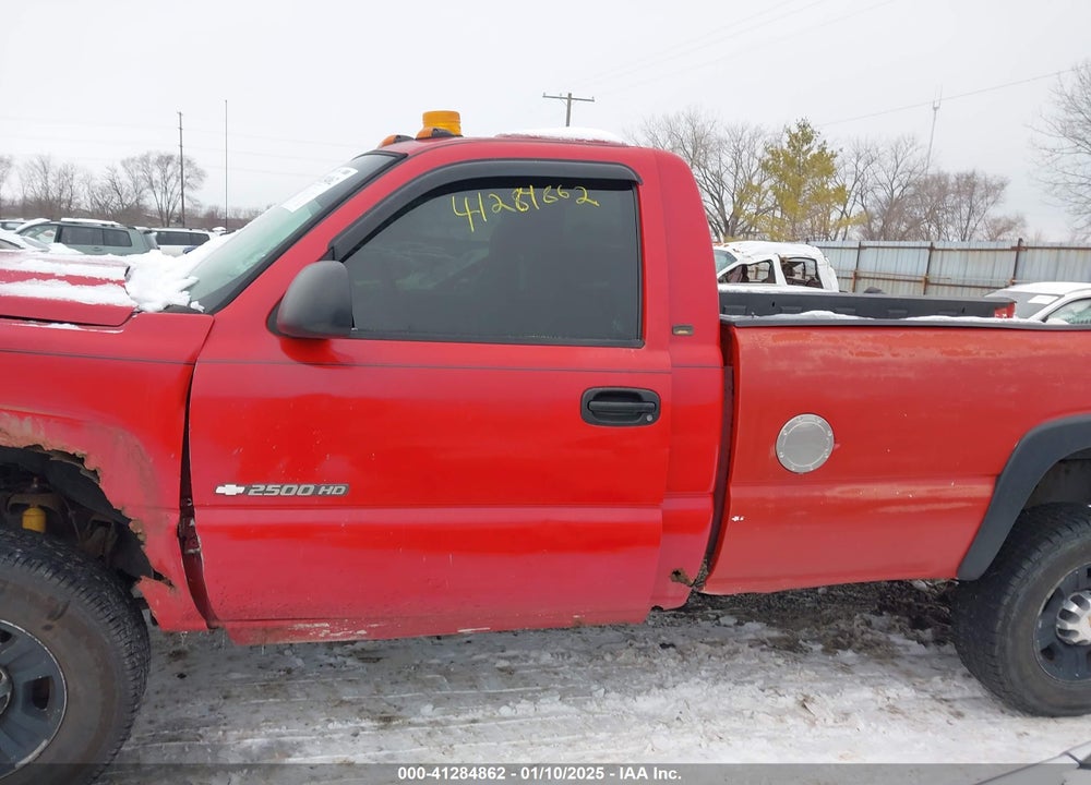 2005 CHEVROLET SILVERADO 2500HD WORK TRUCK VIN: 1GCHK24U95E257271