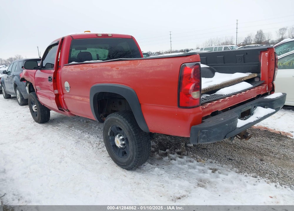 2005 CHEVROLET SILVERADO 2500HD WORK TRUCK VIN: 1GCHK24U95E257271