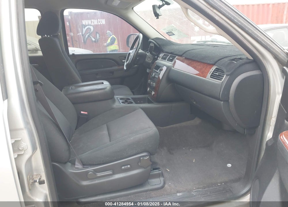 2011 CHEVROLET TAHOE LS VIN: 1GNSCAE02BR357961