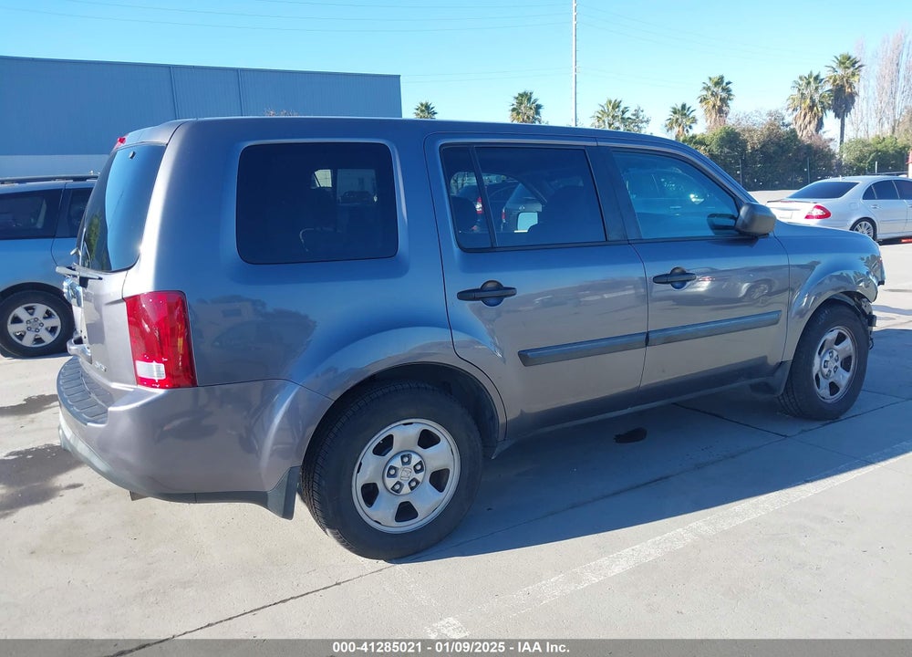 2015 HONDA PILOT LX VIN: 5FNYF4H2XFB016635