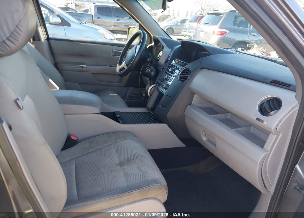 2015 HONDA PILOT LX VIN: 5FNYF4H2XFB016635
