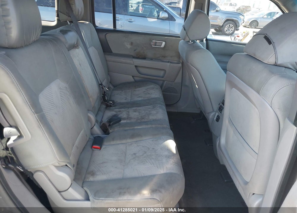 2015 HONDA PILOT LX VIN: 5FNYF4H2XFB016635
