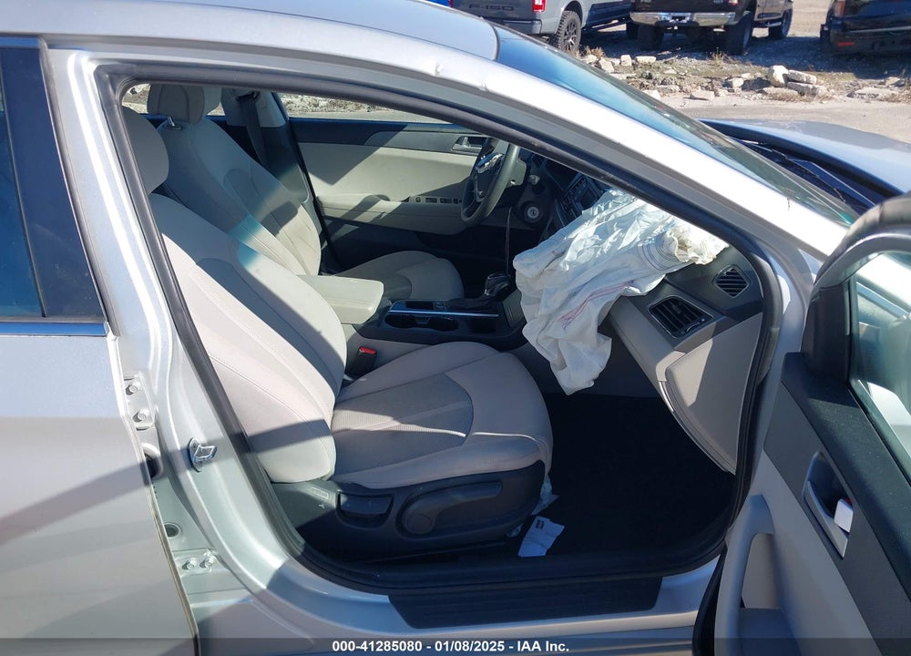 2017 HYUNDAI SONATA VIN: 5NPE24AF4HH492878