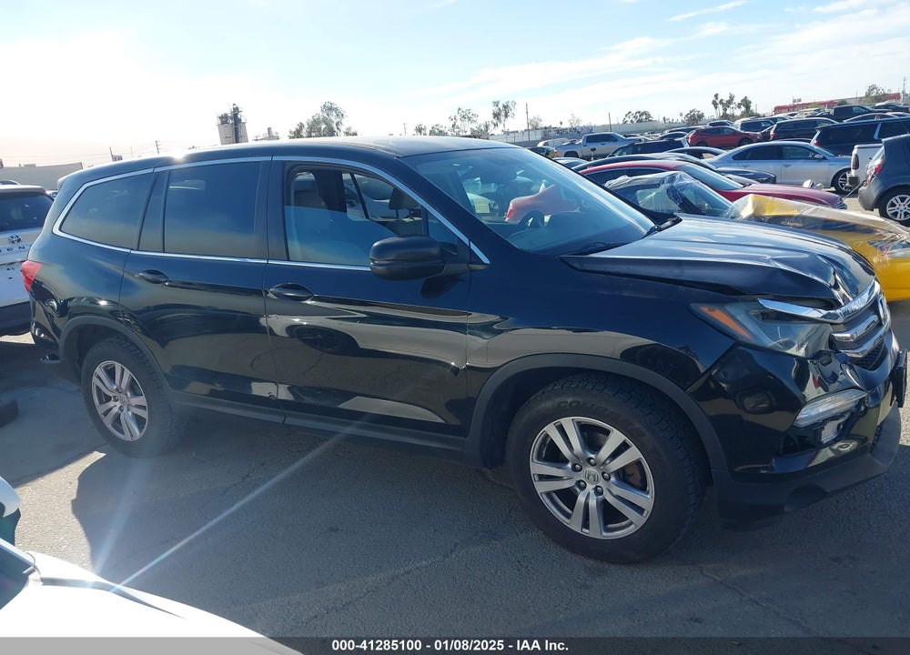2018 HONDA PILOT LX VIN: 5FNYF5H18JB004294
