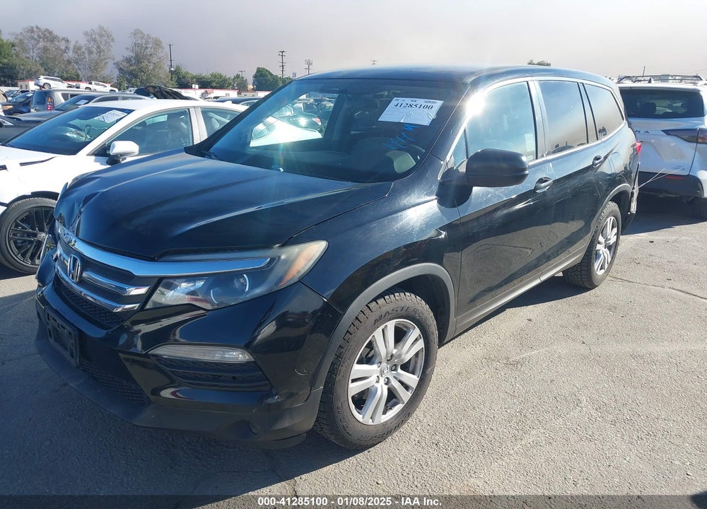 2018 HONDA PILOT LX VIN: 5FNYF5H18JB004294