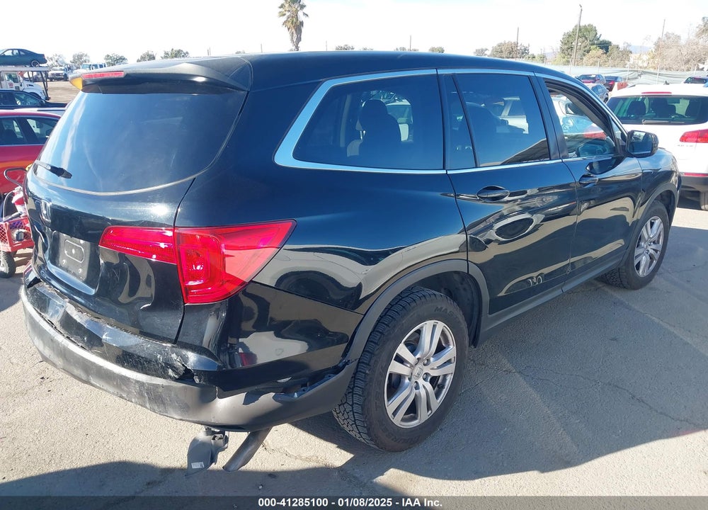 2018 HONDA PILOT LX VIN: 5FNYF5H18JB004294