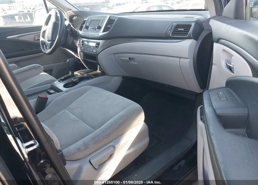 2018 HONDA PILOT LX VIN: 5FNYF5H18JB004294