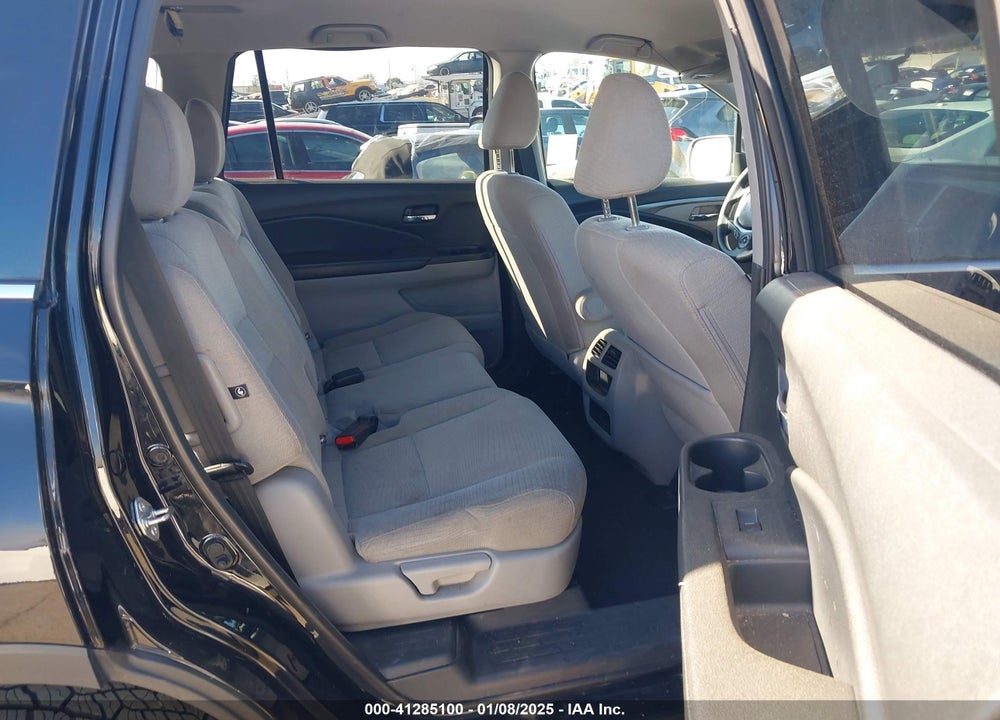 2018 HONDA PILOT LX VIN: 5FNYF5H18JB004294