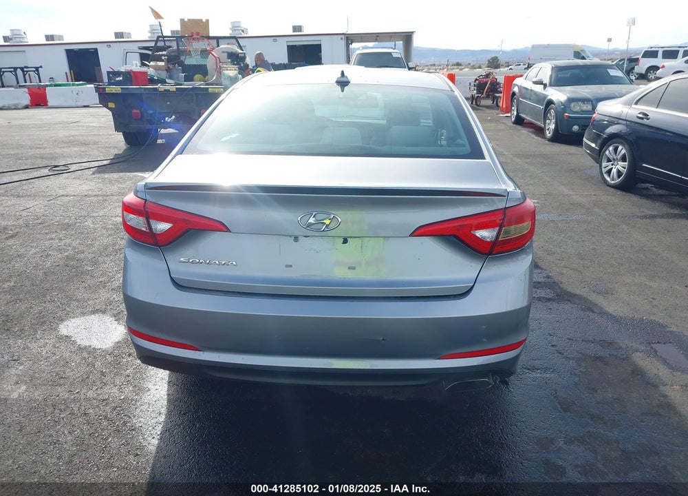 2016 HYUNDAI SONATA SE VIN: 5NPE24AF1GH405467