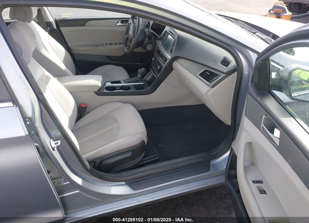 2016 HYUNDAI SONATA SE VIN: 5NPE24AF1GH405467