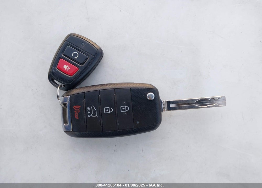 2015 KIA SORENTO LX V6 VIN: 5XYKT4A78FG609729