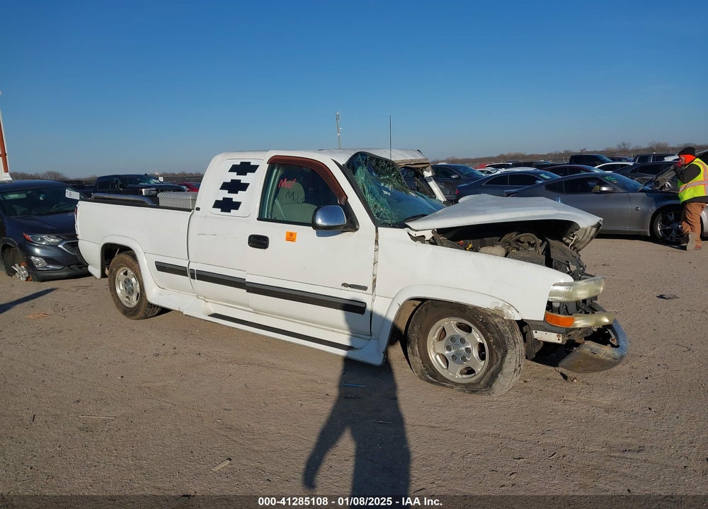2000 CHEVROLET SILVERADO 1500 LS VIN: 2GCEC19T6Y1124063