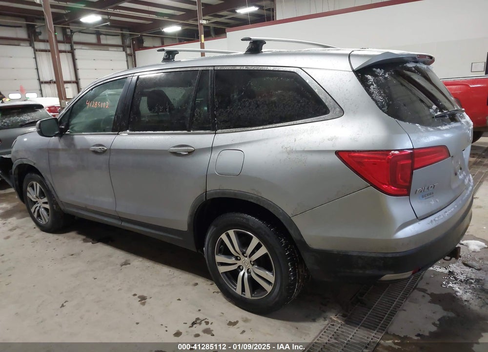 2017 HONDA PILOT EX VIN: 5FNYF6H3XHB066619