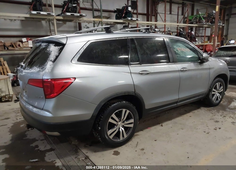 2017 HONDA PILOT EX VIN: 5FNYF6H3XHB066619