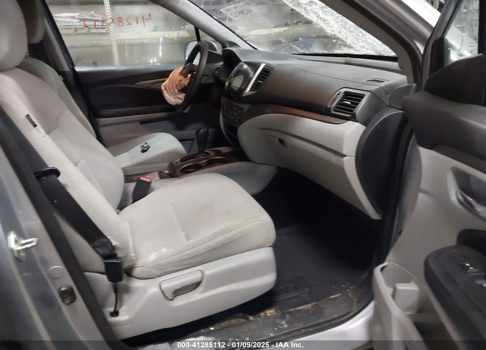 2017 HONDA PILOT EX VIN: 5FNYF6H3XHB066619