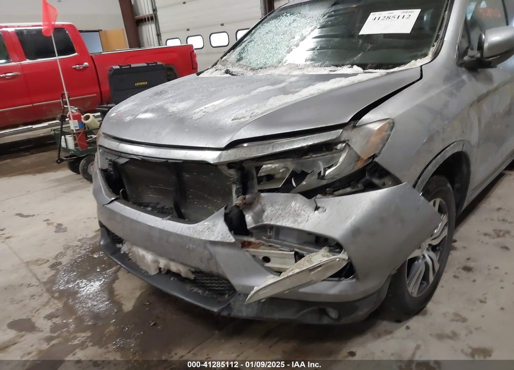 2017 HONDA PILOT EX VIN: 5FNYF6H3XHB066619