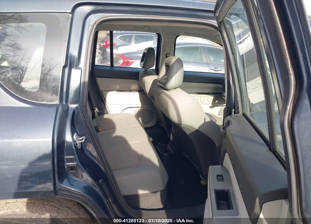 2007 JEEP COMPASS SPORT VIN: 1J8FF47W27D207219