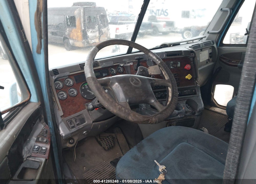 2006 FREIGHTLINER CONVENTIONAL ST120 VIN: 1FUJBBCG46LV26683