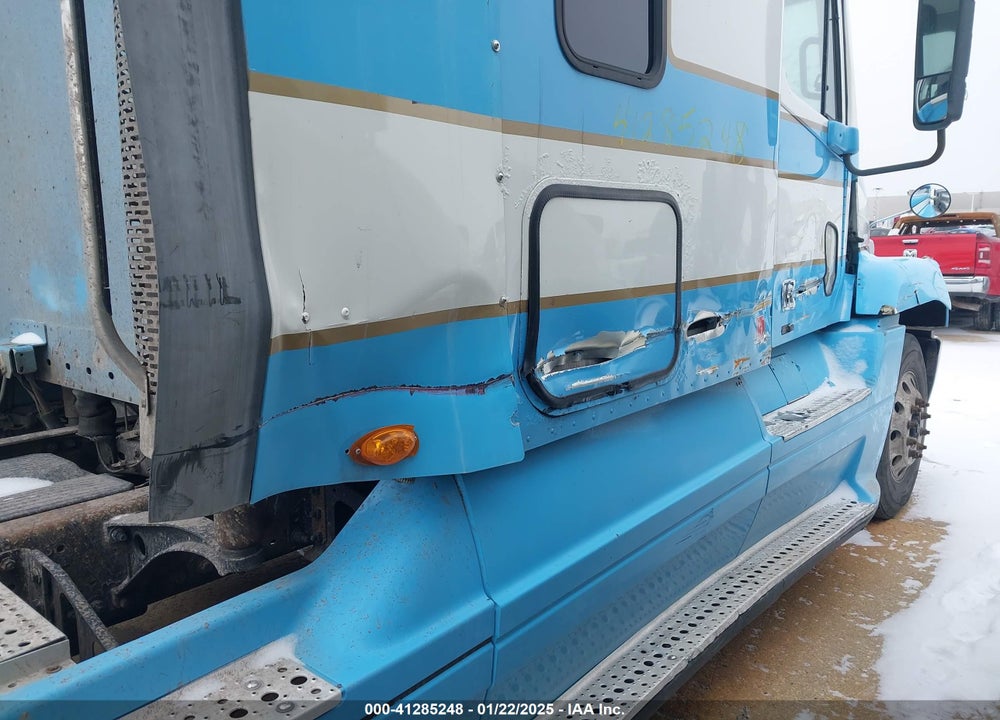 2006 FREIGHTLINER CONVENTIONAL ST120 VIN: 1FUJBBCG46LV26683