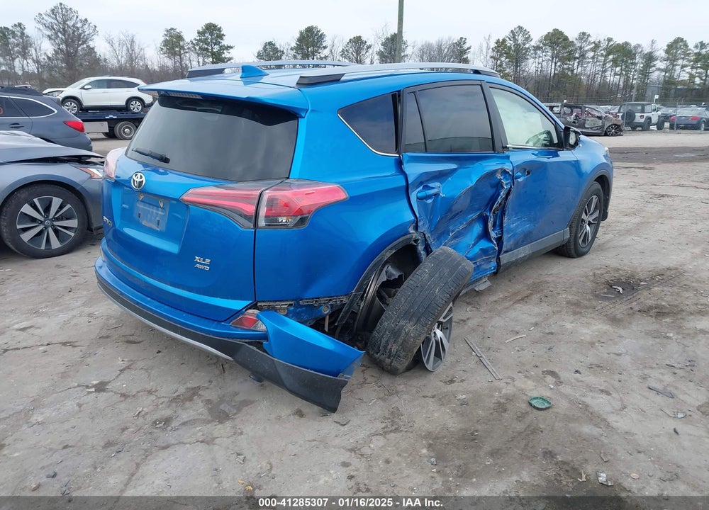 2017 TOYOTA RAV4 XLE VIN: JTMRFREV9HJ703228