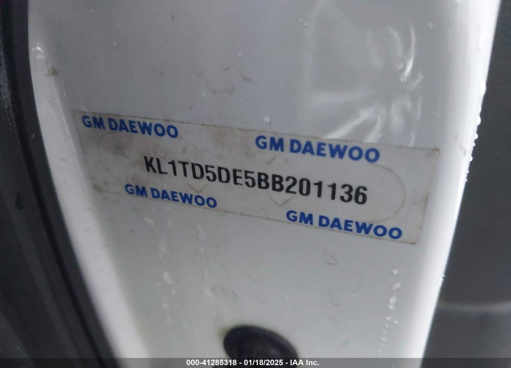 2011 CHEVROLET AVEO VIN: KL1TD5DE5BB201136