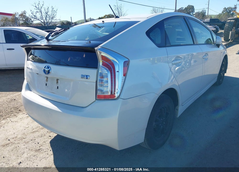 2015 TOYOTA PRIUS TWO VIN: JTDKN3DUXF0462034