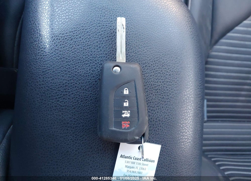 2019 TOYOTA CAMRY VIN: 4T1B11HK5KU212045