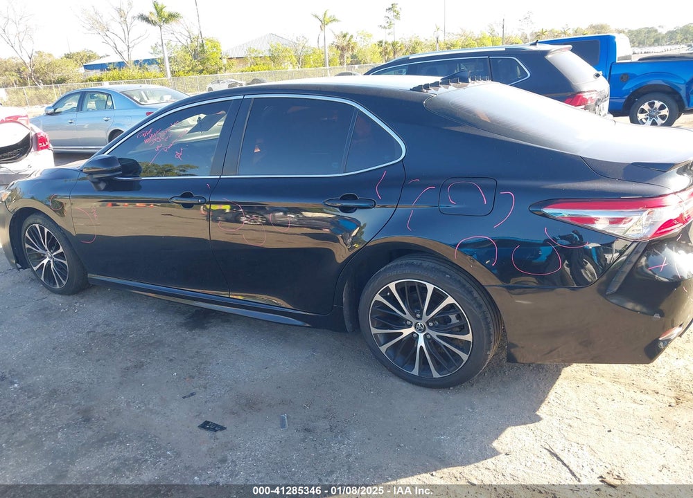 2019 TOYOTA CAMRY VIN: 4T1B11HK5KU212045