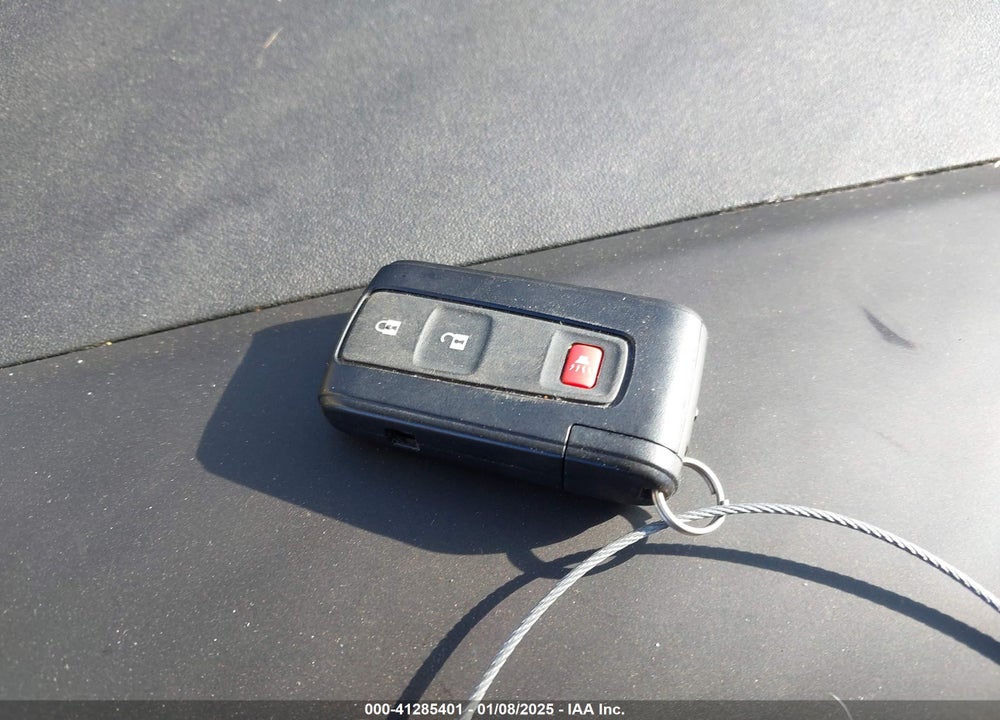 2005 TOYOTA PRIUS VIN: JTDKB20U353108362