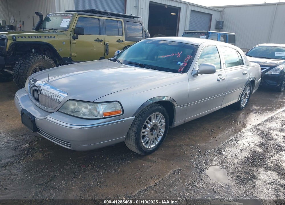 2011 LINCOLN TOWN CAR SIGNATURE LIMITED VIN: 2LNBL8CV1BX761416