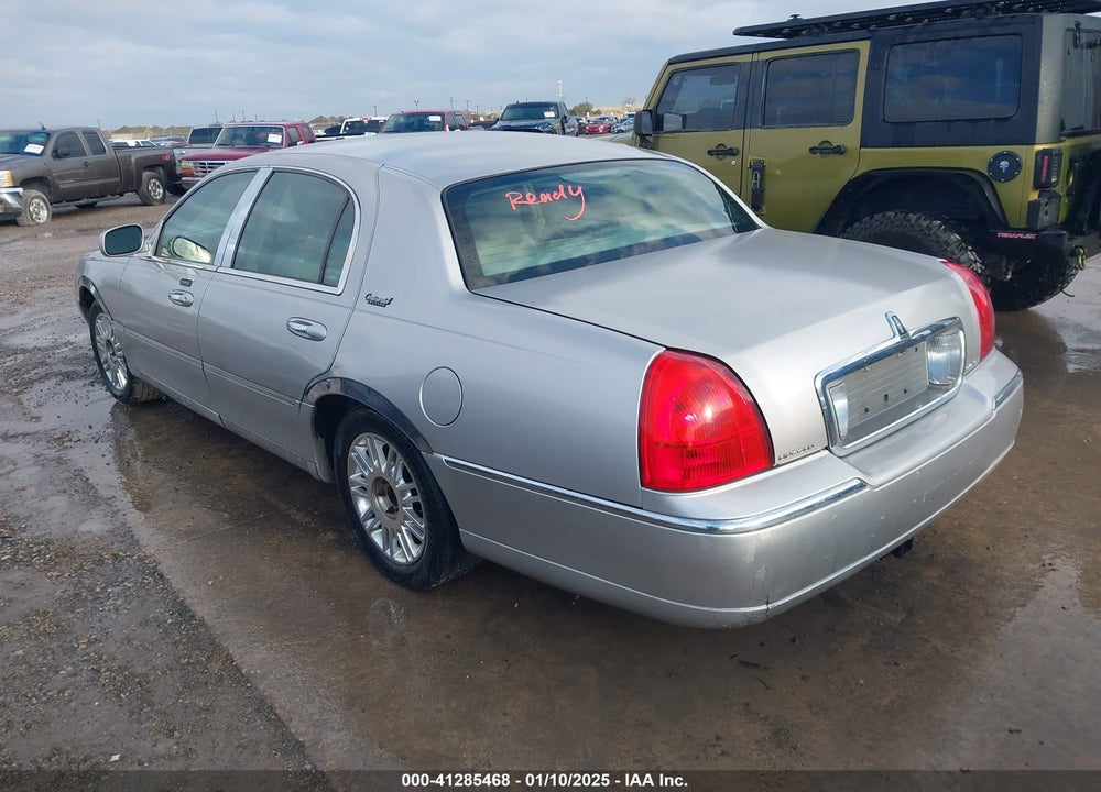 2011 LINCOLN TOWN CAR SIGNATURE LIMITED VIN: 2LNBL8CV1BX761416