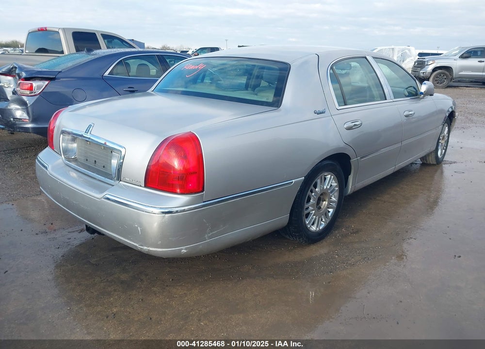 2011 LINCOLN TOWN CAR SIGNATURE LIMITED VIN: 2LNBL8CV1BX761416