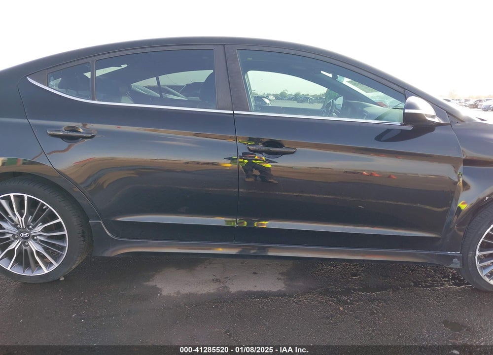 2017 HYUNDAI ELANTRA VIN: KMHD04LB2HU329188