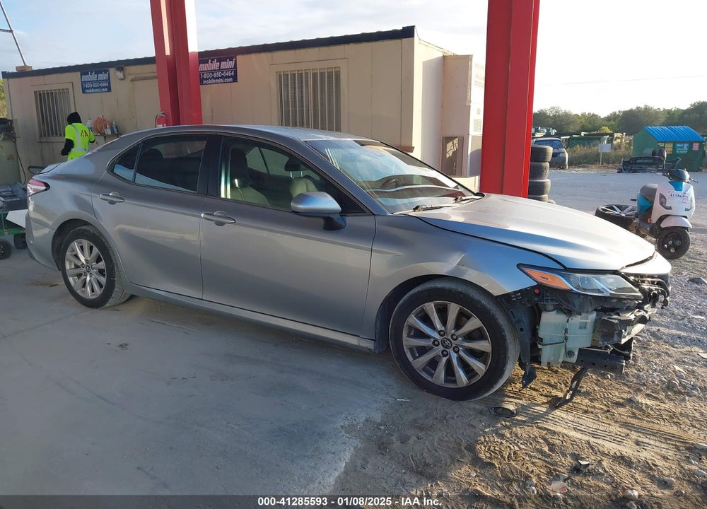 2018 TOYOTA CAMRY VIN: 4T1B11HK6JU580734