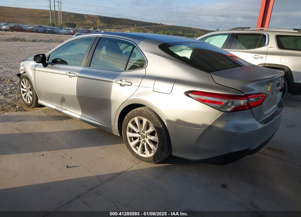2018 TOYOTA CAMRY VIN: 4T1B11HK6JU580734