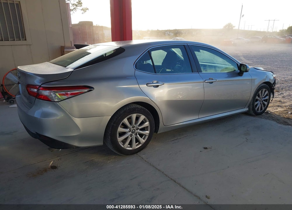 2018 TOYOTA CAMRY VIN: 4T1B11HK6JU580734