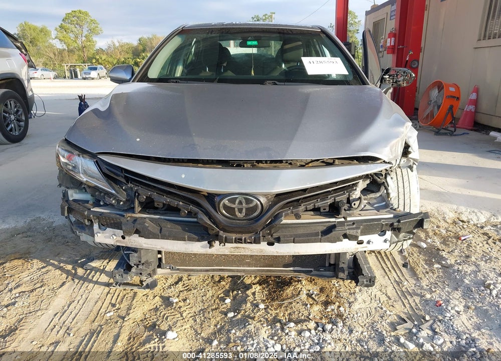 2018 TOYOTA CAMRY VIN: 4T1B11HK6JU580734
