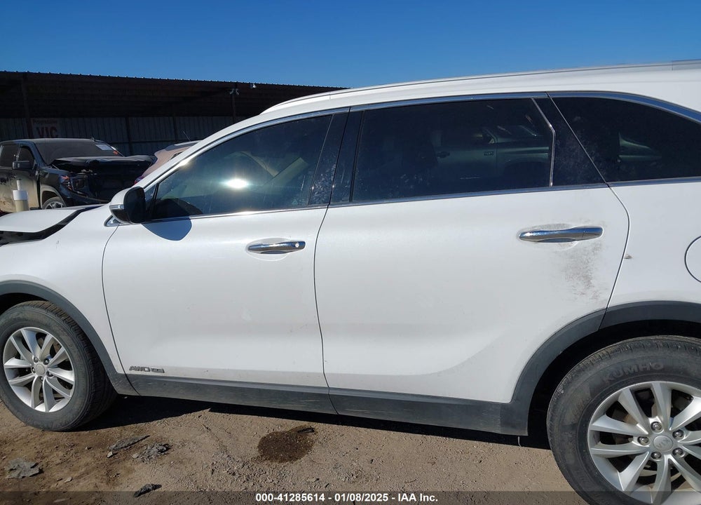 2018 KIA SORENTO 3.3L LX VIN: 5XYPGDA53JG408726