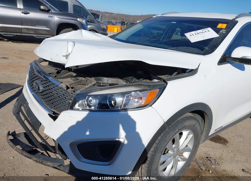 2018 KIA SORENTO 3.3L LX VIN: 5XYPGDA53JG408726