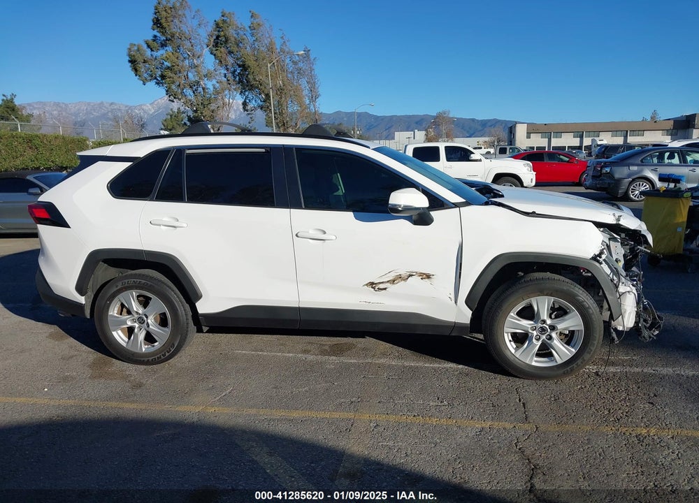 2021 TOYOTA RAV4 XLE VIN: 2T3W1RFV2MC110971